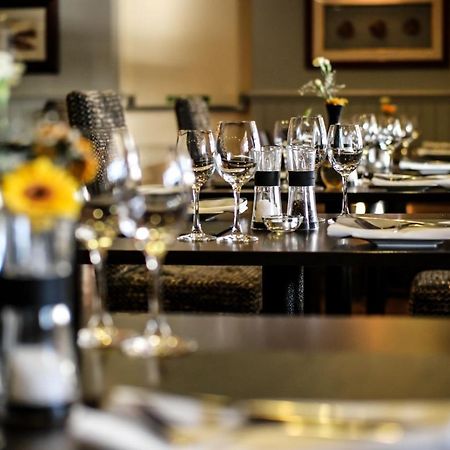 וויסבק Crown Lodge Hotel מראה חיצוני תמונה