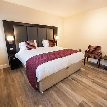 וויסבק Crown Lodge Hotel מראה חיצוני תמונה