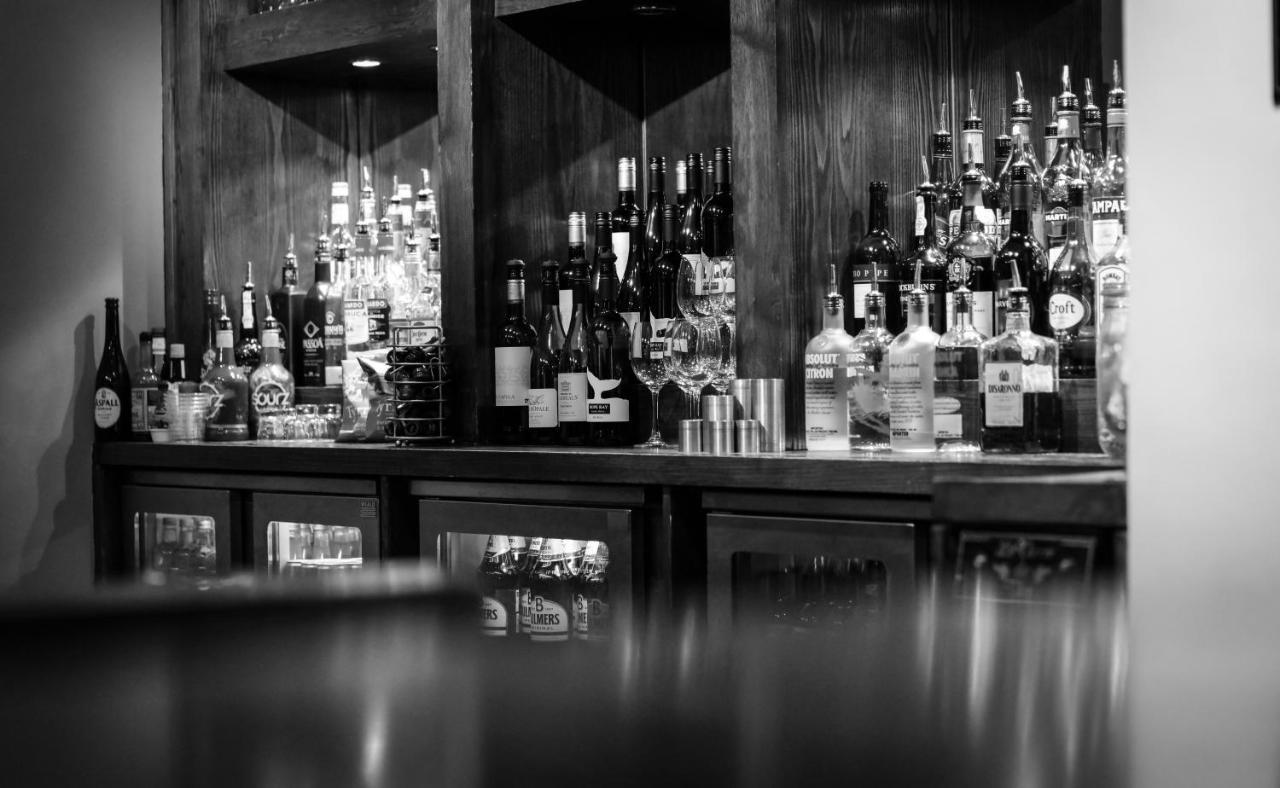 וויסבק Crown Lodge Hotel מראה חיצוני תמונה
