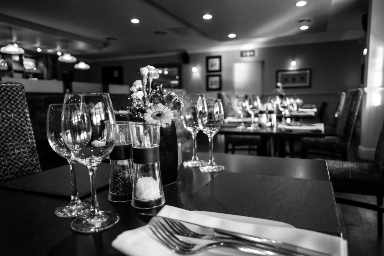 וויסבק Crown Lodge Hotel מראה חיצוני תמונה