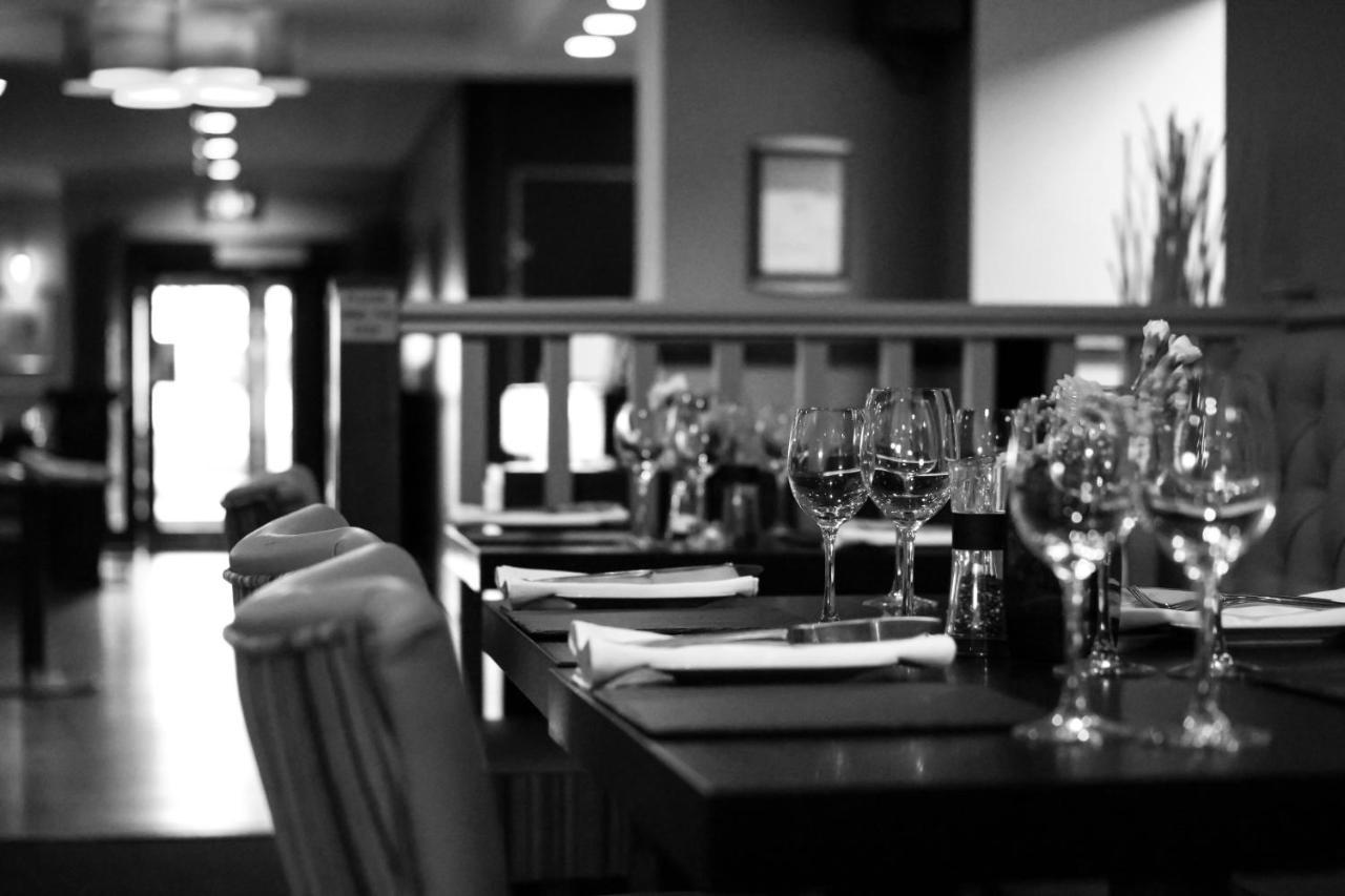 וויסבק Crown Lodge Hotel מראה חיצוני תמונה